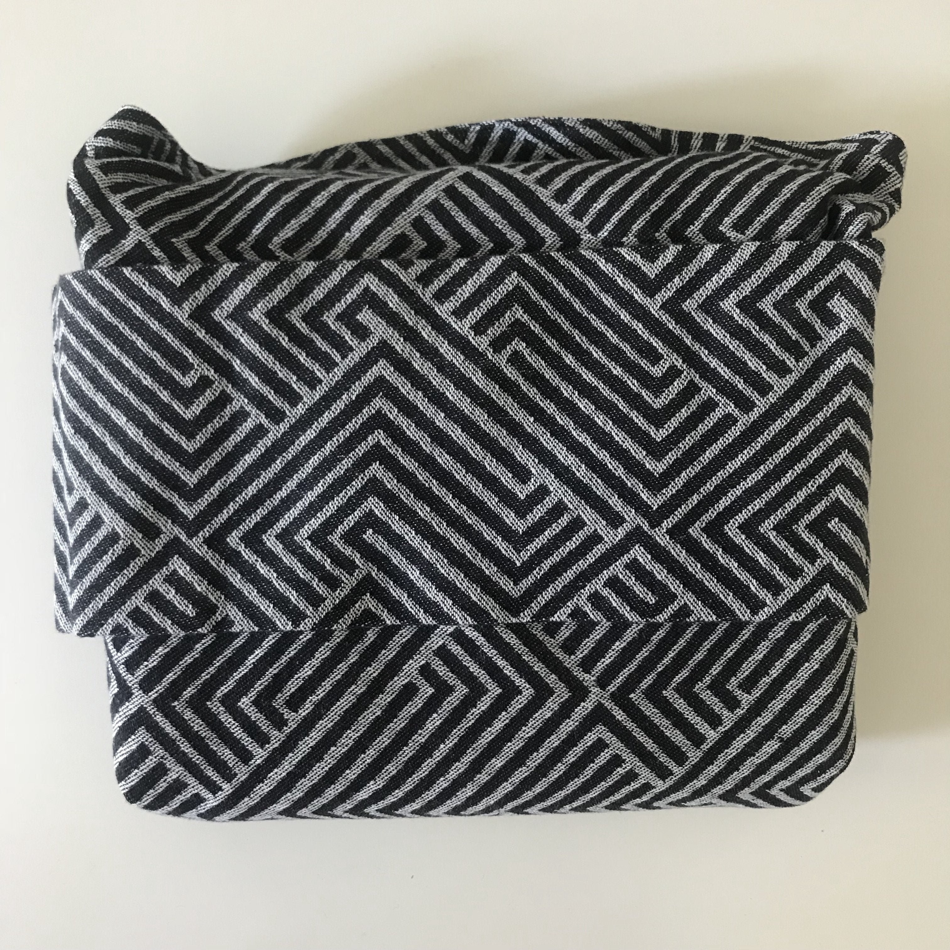 Didymos Didytai Metro Monochrome at Purple Elm Baby